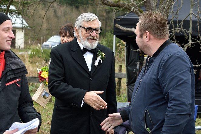 Strážmistr Topinka - Zločin na svatbě - Van de set