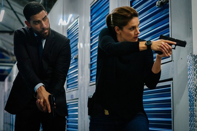 F.B.I. - Codename: Ferdinand - Filmfotos - Zeeko Zaki, Missy Peregrym