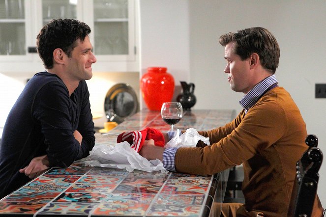 The New Normal - Baby Clothes - Z filmu - Justin Bartha, Andrew Rannells