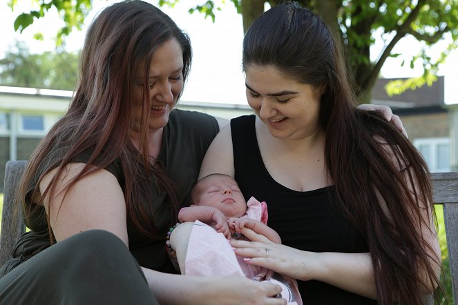 Promi-Hebamme: Emma Willis auf der Babystation - Filmfotos