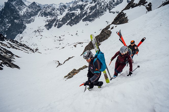 Na skialpech přes hory 2 - Filmfotók