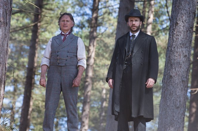 The War of the Worlds - Episode 1 - Photos - Robert Carlyle, Rafe Spall