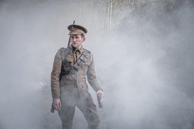 The War of the Worlds - Episode 1 - Photos - Harry Melling
