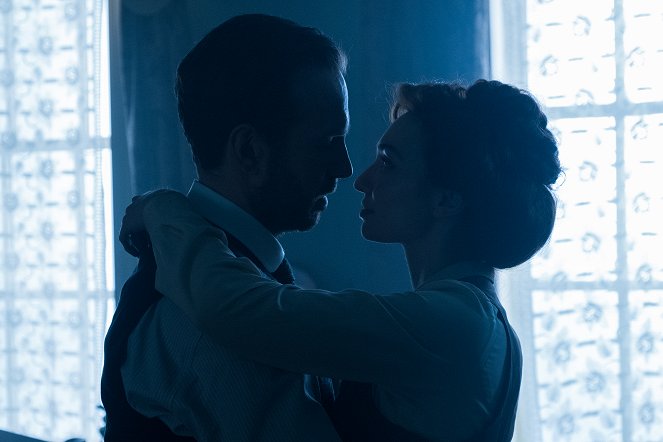 The War of the Worlds - Episode 1 - Do filme - Rafe Spall, Eleanor Tomlinson