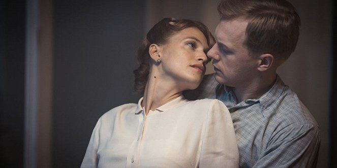 El mensajero - De la película - Julie Engelbrecht, Filip Tłokiński