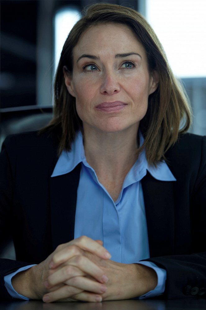 Departure - Grounded - Van film - Claire Forlani