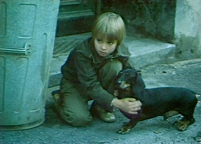 Velký případ malého detektiva a policejního psa Kykýna - Filmfotos - Jiří Strnad