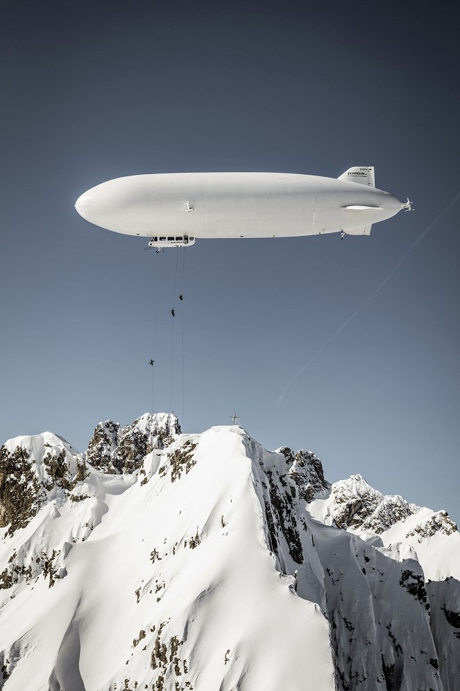 Bergwelten - Zeppelinskiing - Mit dem Luftschiff in die Berge - Photos