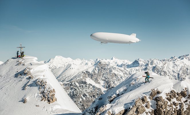Bergwelten - Zeppelinskiing - Mit dem Luftschiff in die Berge - Photos