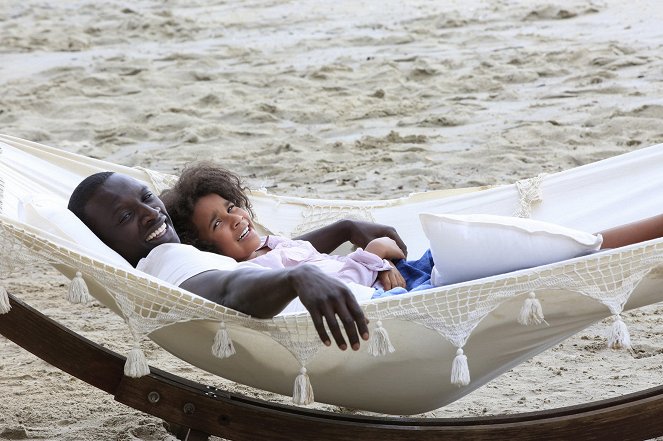 Two Is a Family - Making of - Omar Sy, Gloria Colston