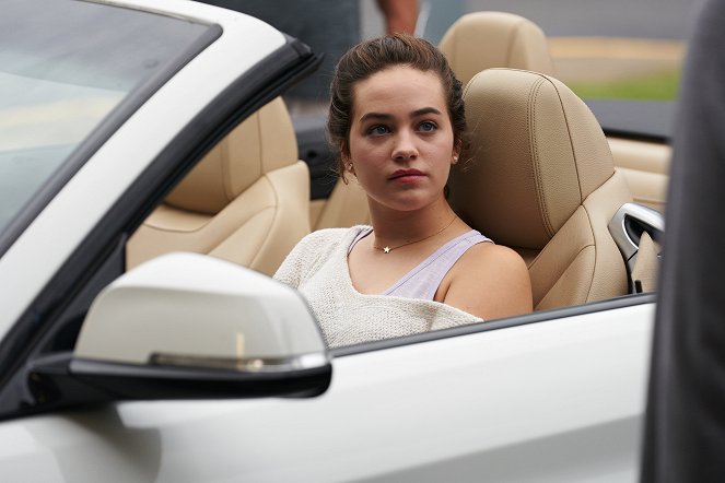 Cobra Kai - Kegyelem, 2. rész - Filmfotók - Mary Mouser