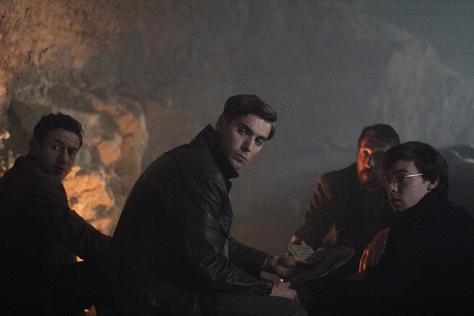 X Company - Into the Fire - Filmfotos - Connor Price