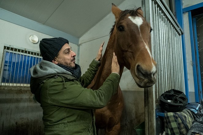 Arman Pohjantähden alla - Eläinlääkäri: kaikenkarvaiset potilaat - De la película - Arman Alizad