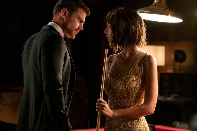 Ladrões Com Arte - Do filme - Theo James, Emily Ratajkowski