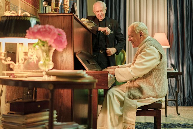 The Two Popes - Photos - Jonathan Pryce, Anthony Hopkins