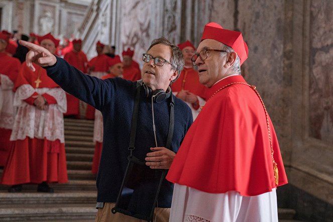 A két pápa - Forgatási fotók - Fernando Meirelles, Jonathan Pryce