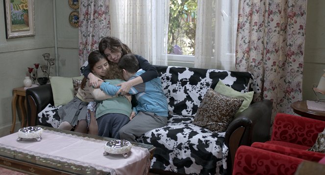 Bizim Hikaye - Episode 22 - Z filmu - Zeynep Selimoğlu, Nesrin Cavadzade