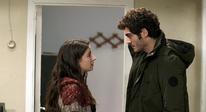 Our Story - Episode 22 - Photos - Hazal Kaya, Burak Deniz