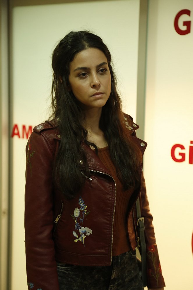 Bizim Hikaye - Season 1 - Episode 22 - Filmfotos - Nilay Duru