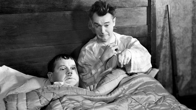 Die Gattenmörderin - Filmfotos - Oliver Hardy, Stan Laurel