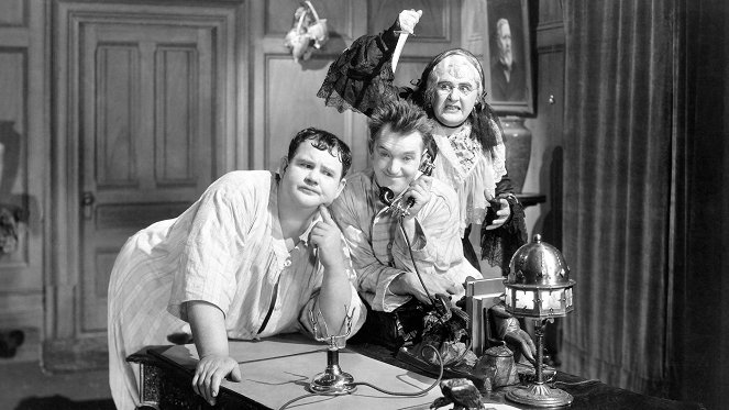 Die Nacht im Mordhaus - Filmfotos - Oliver Hardy, Stan Laurel