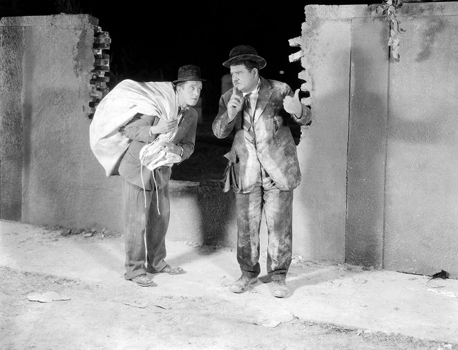 Die Nacht des Grauens - Filmfotos - Stan Laurel, Oliver Hardy