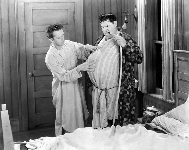 Das feuchte Hotelbett - Filmfotos - Stan Laurel, Oliver Hardy