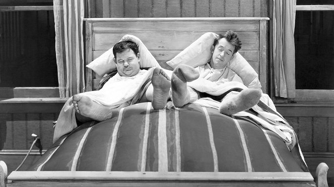Das feuchte Hotelbett - Filmfotos - Oliver Hardy, Stan Laurel