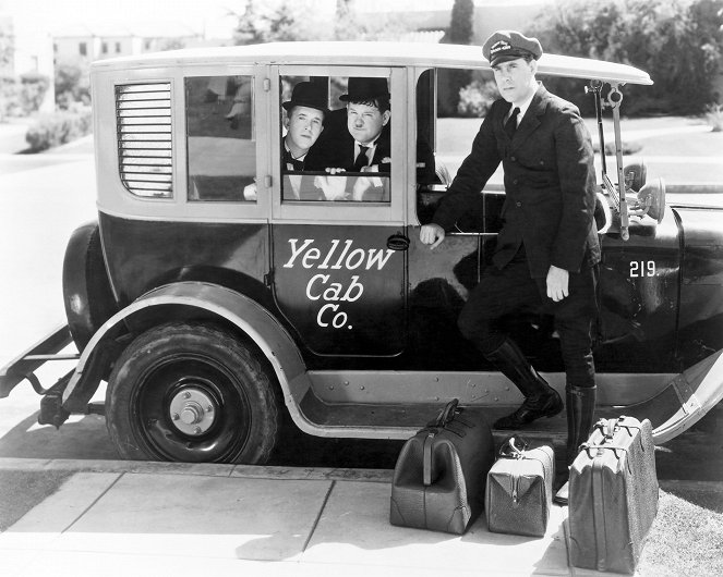 Collars and Cuffs - Filmfotók - Stan Laurel, Oliver Hardy