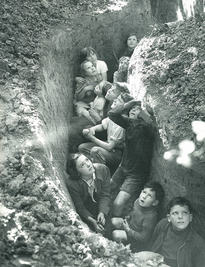 Élet a 2. világháború árnyékában - Filmfotók