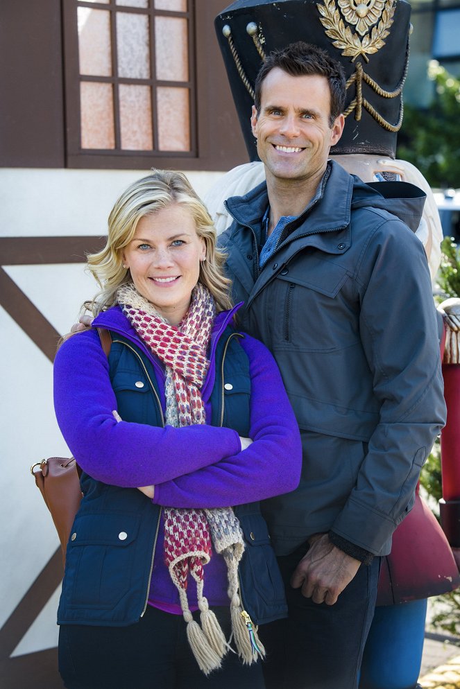 Murder She Baked: A Plum Pudding Murder Mystery - Promoción - Alison Sweeney, Cameron Mathison