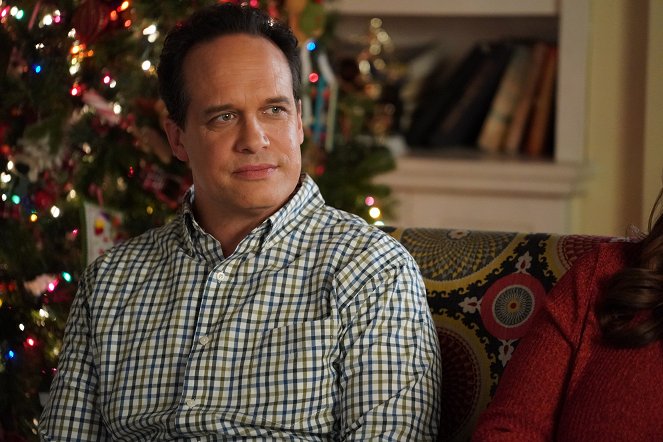 American Housewife - Season 4 - The Bromance Before Christmas - Photos - Diedrich Bader