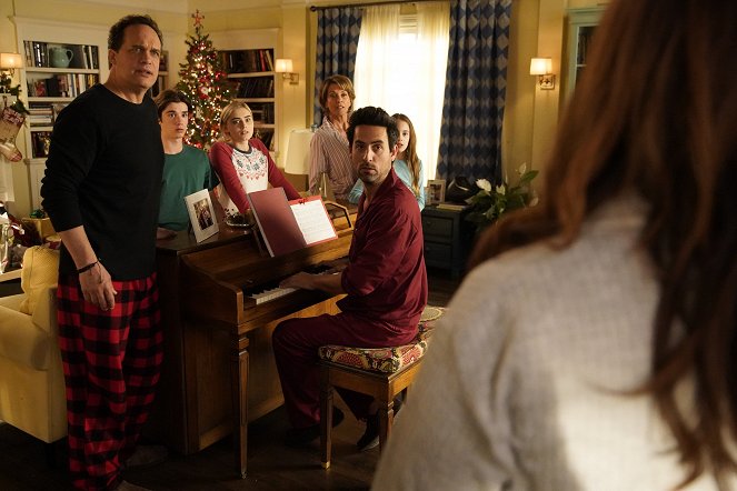 American Housewife - The Bromance Before Christmas - Do filme - Diedrich Bader, Daniel DiMaggio, Meg Donnelly, Wendie Malick, Ed Weeks, Julia Butters