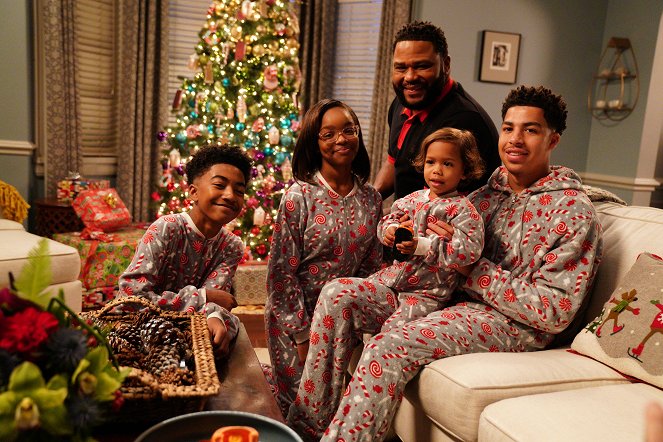 Black-ish - Father Christmas - Z natáčení - Miles Brown, Marsai Martin, Anthony Anderson, Marcus Scribner