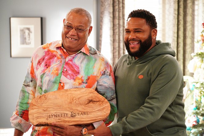 Black-ish - Father Christmas - Z filmu - Laurence Fishburne, Anthony Anderson