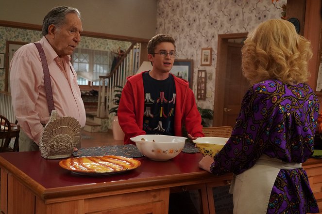 Die Goldbergs - Fürchterliches Thanksgiving - Filmfotos - George Segal, Sean Giambrone