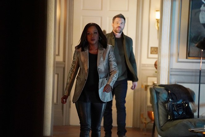 How to Get Away with Murder - Season 6 - Are You the Mole? - Photos - Viola Davis, Charlie Weber