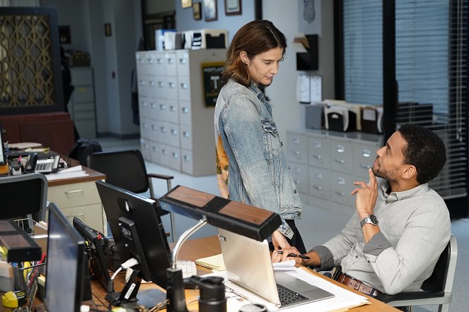 Stumptown - The Other Woman - Photos - Cobie Smulders, Michael Ealy