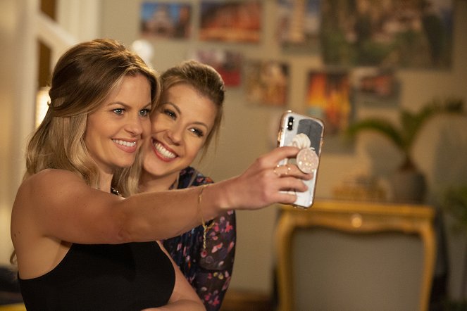 Fuller House - Welcome Home, Baby-to-Be-Named-Later - Making of - Candace Cameron Bure, Andrea Barber