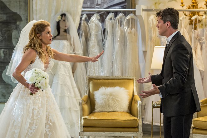 Fuller House - Say Yes to the Dress - Photos - Candace Cameron Bure
