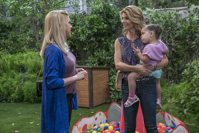 Fuller House - Maybe Baby - Photos - Jodie Sweetin