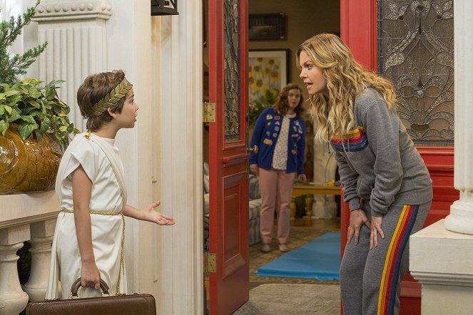 Fuller House - A Tommy Tale - Photos - Elias Harger, Candace Cameron Bure