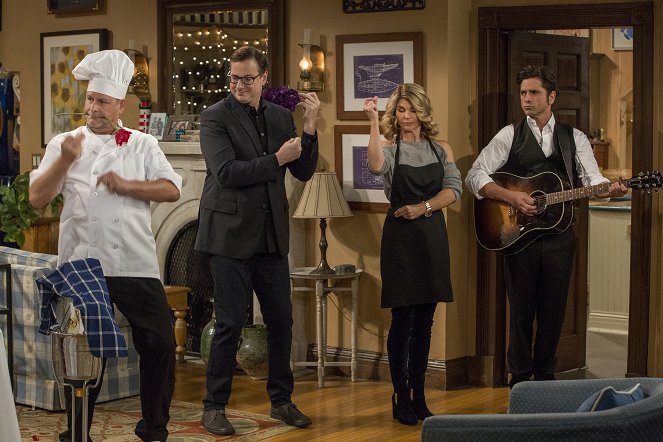 Fuller House - Fullers in a Fog - Photos - Dave Coulier, Bob Saget, Lori Loughlin, John Stamos