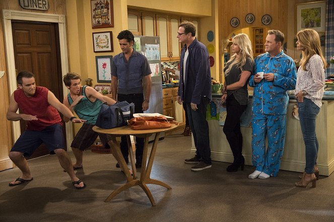 Fuller House - Our Very First Show, Again - Photos - John Stamos, Bob Saget, Jodie Sweetin, Dave Coulier, Lori Loughlin
