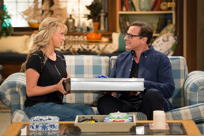 Fuller House - Secrets, Lies and Firetrucks - Photos - Bob Saget, Jodie Sweetin