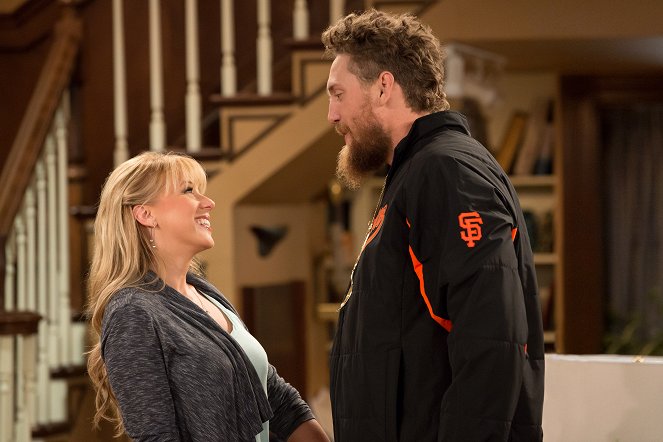 Fuller House - A Giant Leap - Photos - Jodie Sweetin