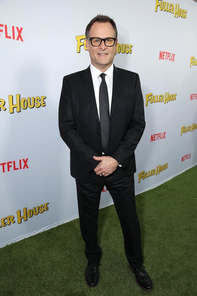 Madres forzosas - Season 1 - Eventos - Netflix Premiere of "Fuller House" - Dave Coulier