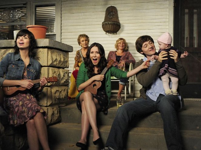 Raising Hope - Isän Tyttö - Meet the Grandparents - Kuvat elokuvasta - Kate Micucci, Cloris Leachman, Shannon Woodward, Martha Plimpton, Lucas Neff