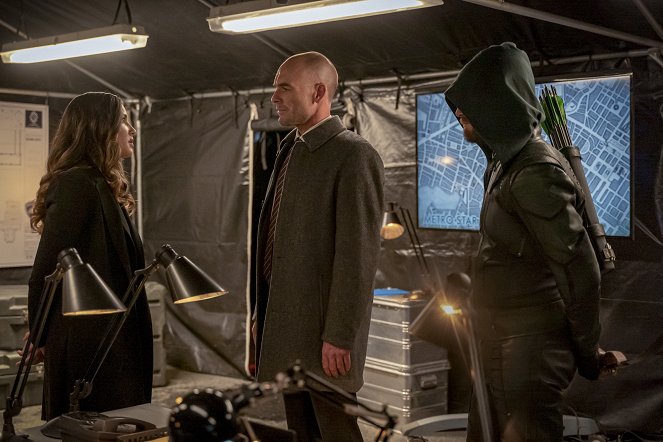 Arrow - Season 8 - Reset - Kuvat elokuvasta - Juliana Harkavy, Paul Blackthorne