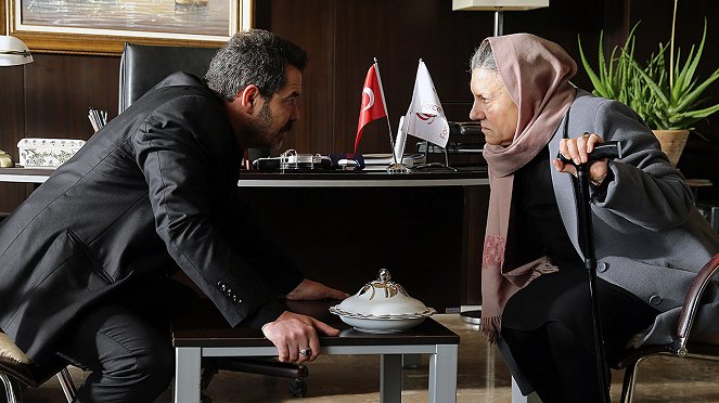 Kırlangıç Fırtınası - Episode 2 - Kuvat elokuvasta - Fikret Kuşkan, Ayşenil Şamlıoğlu